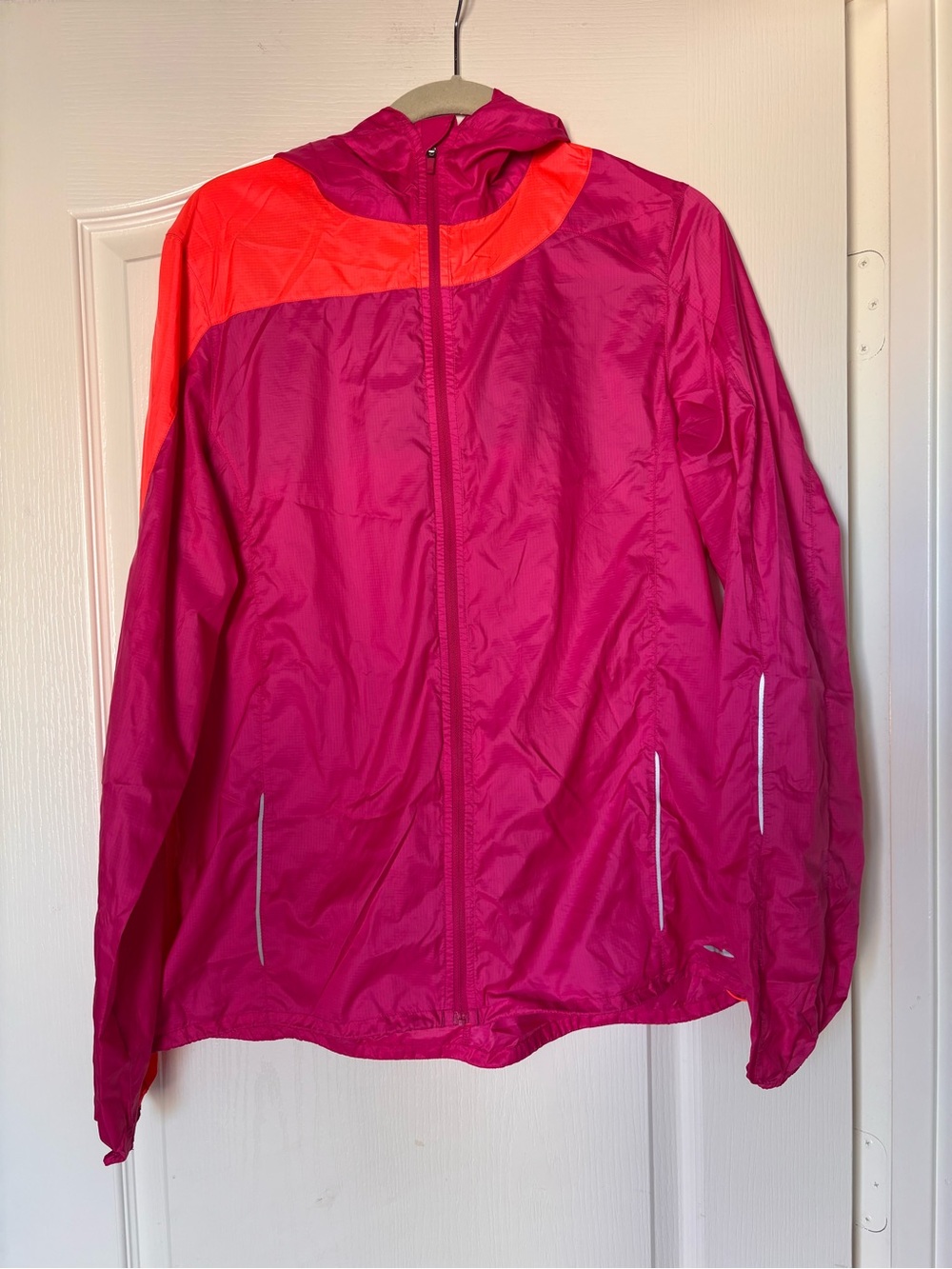 Brooks nightlife lite III women’s running jacket pink XL